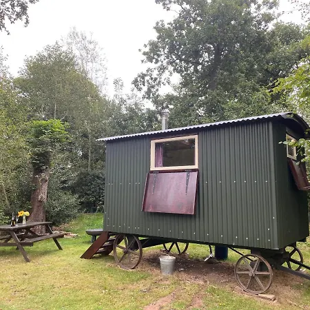 The Shepherd'S Hut - Wild Escapes Wrenbury Off Grid Glamping - Ages 12 And Over Baddiley Buitenkant foto
