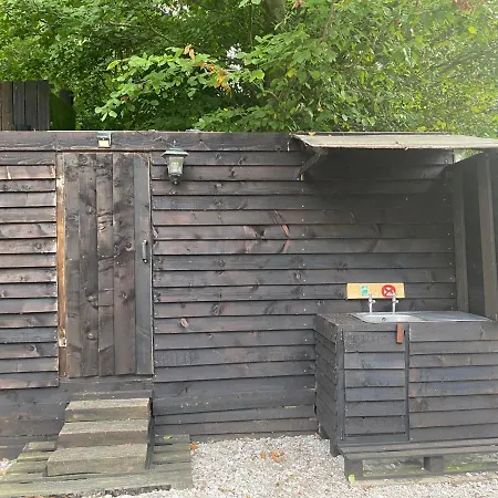 The Shepherd'S Hut - Wild Escapes Wrenbury Off Grid Glamping - Ages 12 And Over Baddiley Buitenkant foto