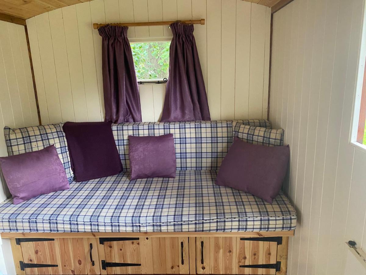The Shepherd's Hut - Wild Escapes Wrenbury Off Grid Glamping - Ages 12 And Over