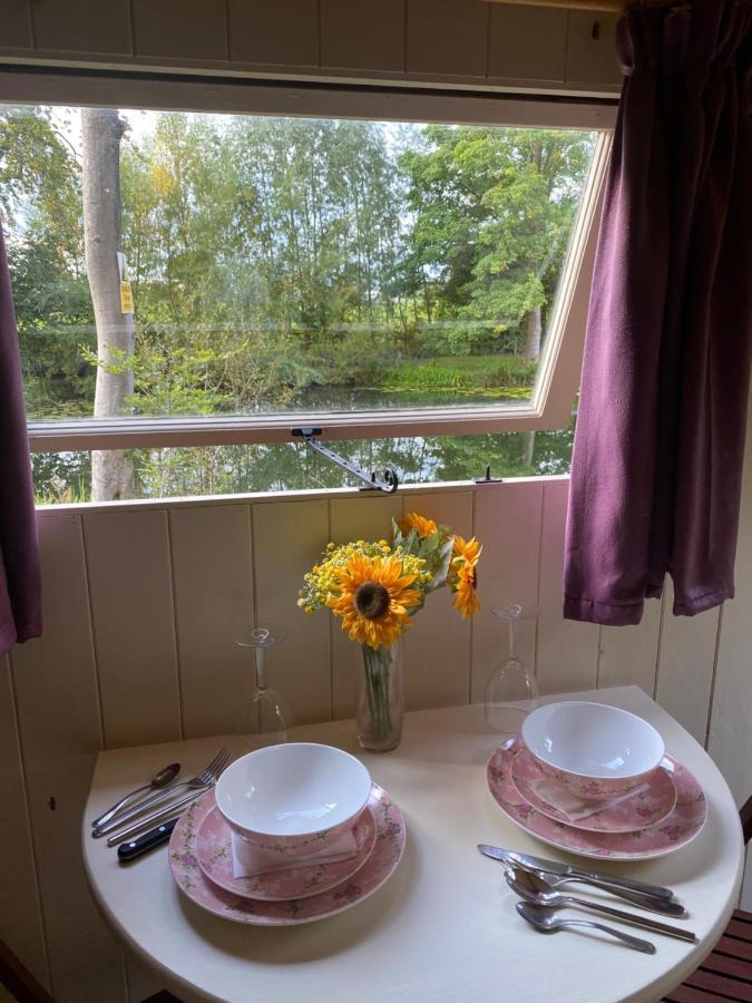 The Shepherd's Hut - Wild Escapes Wrenbury Off Grid Glamping - Ages 12 And Over *